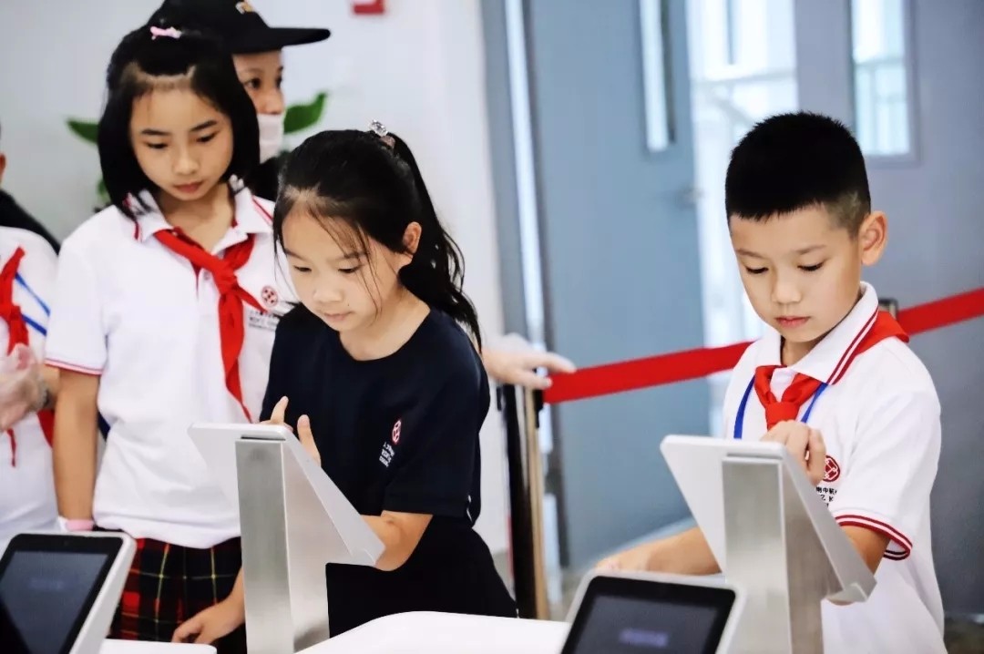 学校食堂承包.jpg