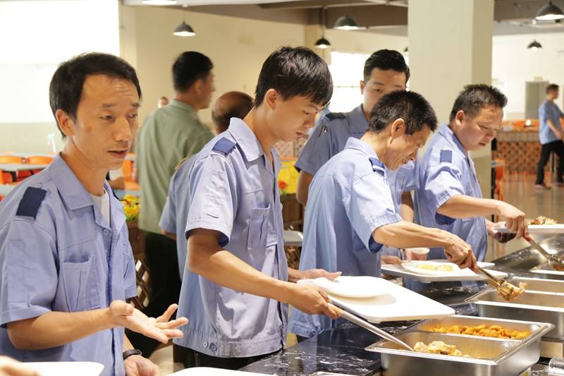 鸿骏餐厅用餐环境.jpg